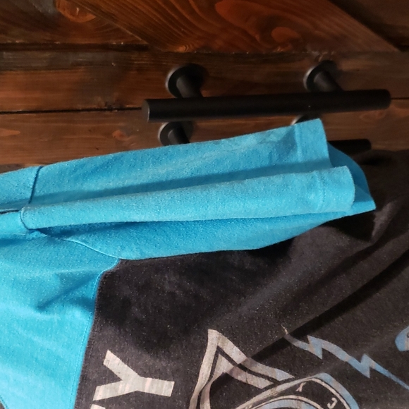 Hurley - Picture 5 of 8